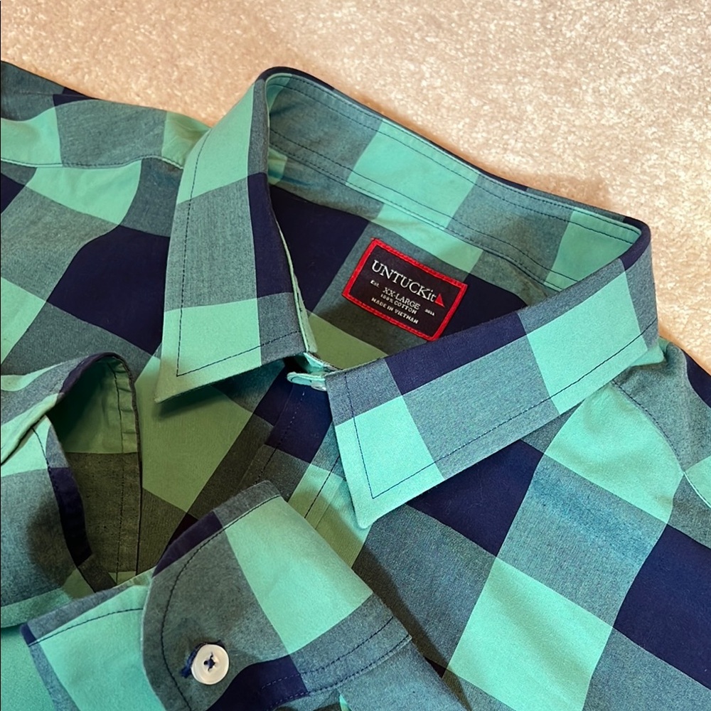 UNTUCKit Men's Green‎ and Blue Checkered Shirt